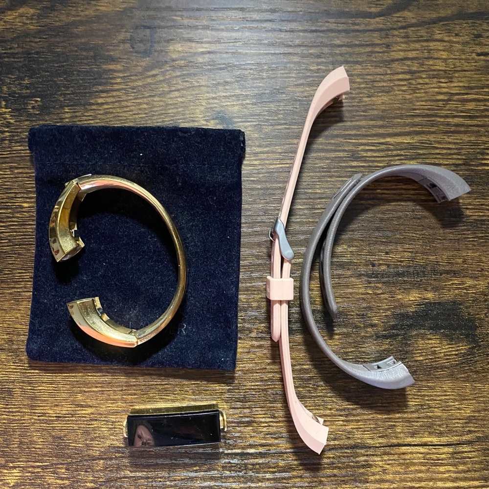 Fitbit Versa - image 2